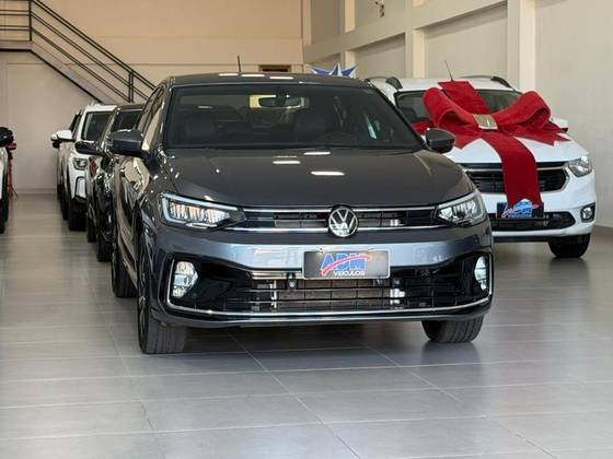 VOLKSWAGEN VIRTUS 1.0 200 TSI HIGHLINE AUTOMÁTICO